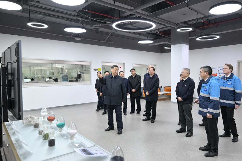 2024年3月18日，習(xí)近平總書記在中德合資企業(yè)巴斯夫杉杉電池材料有限公司考察。